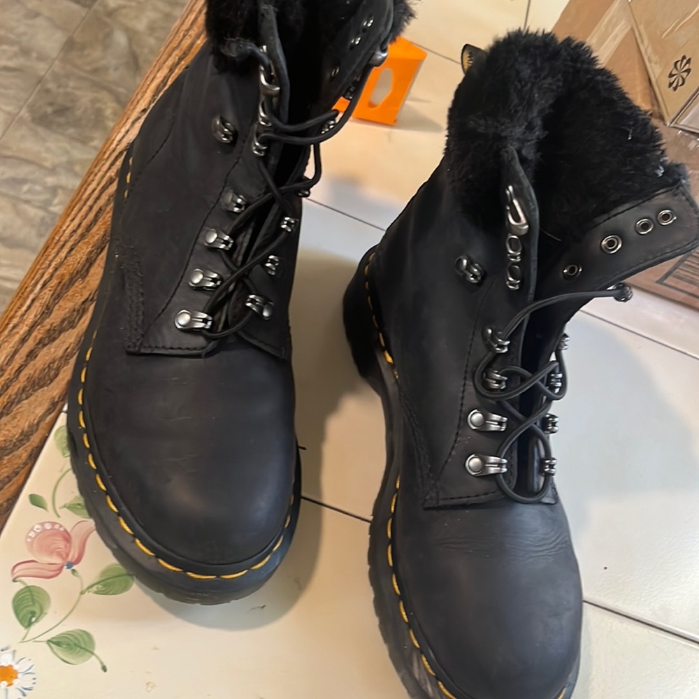 Black dr Martins combat boots w fur interior. Size 8 never worn.